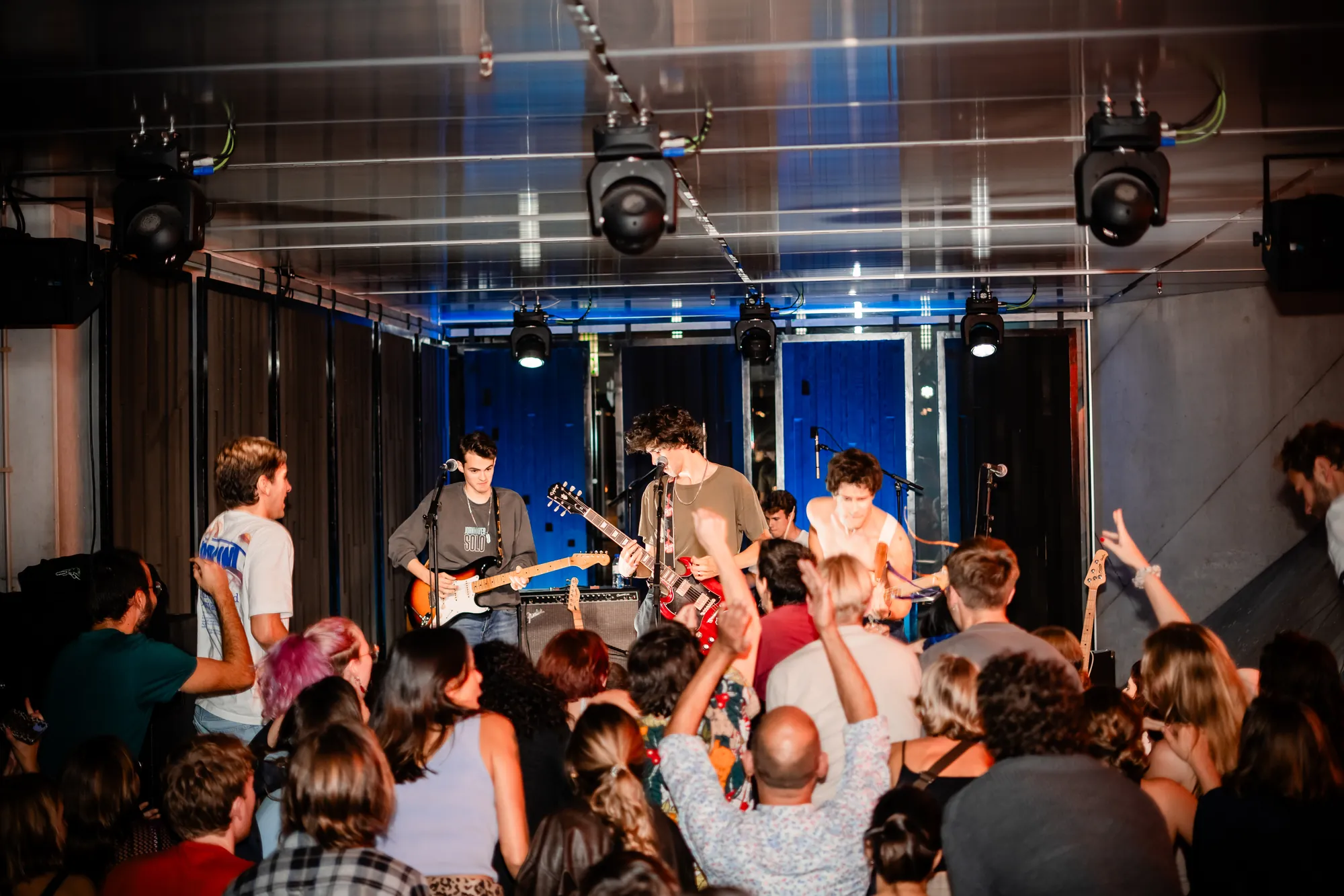 Sadhäna playing to a cheering crowd at Casa da Música in Porto
