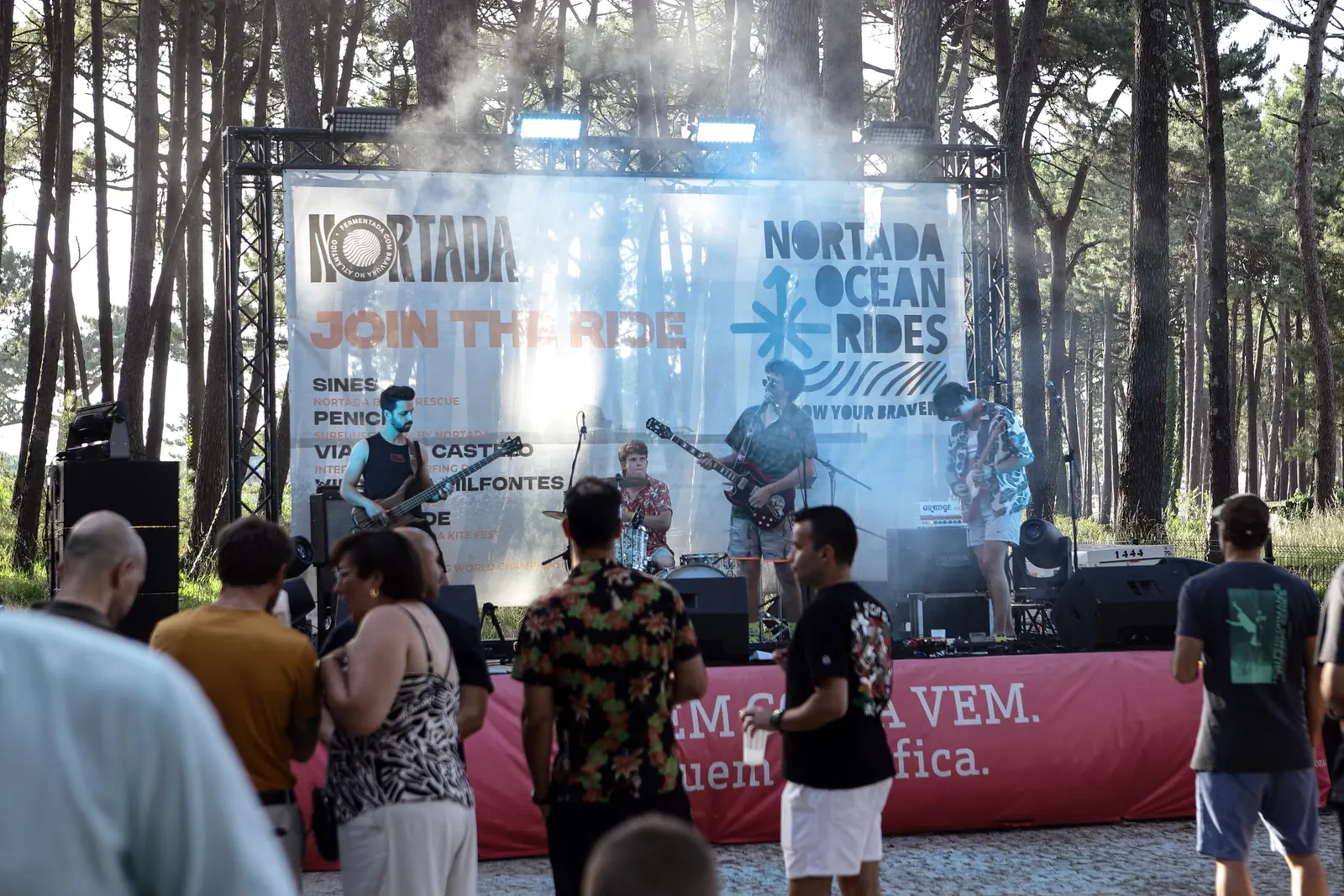 Sadhäna performing live on an outdoor stage at the Nortada festival